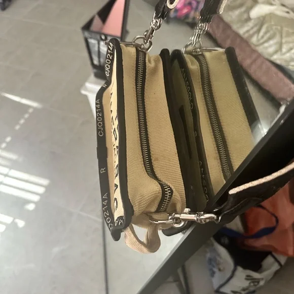 Marc Jacobs The Camera Bag in Black and Tan - Picture 2 of 4